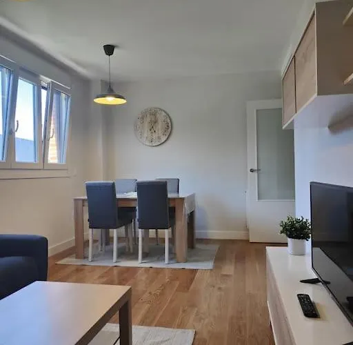 Apartment Nuevo Apto Cerca De Playa Y Metro Con Parking Privado Urduliz